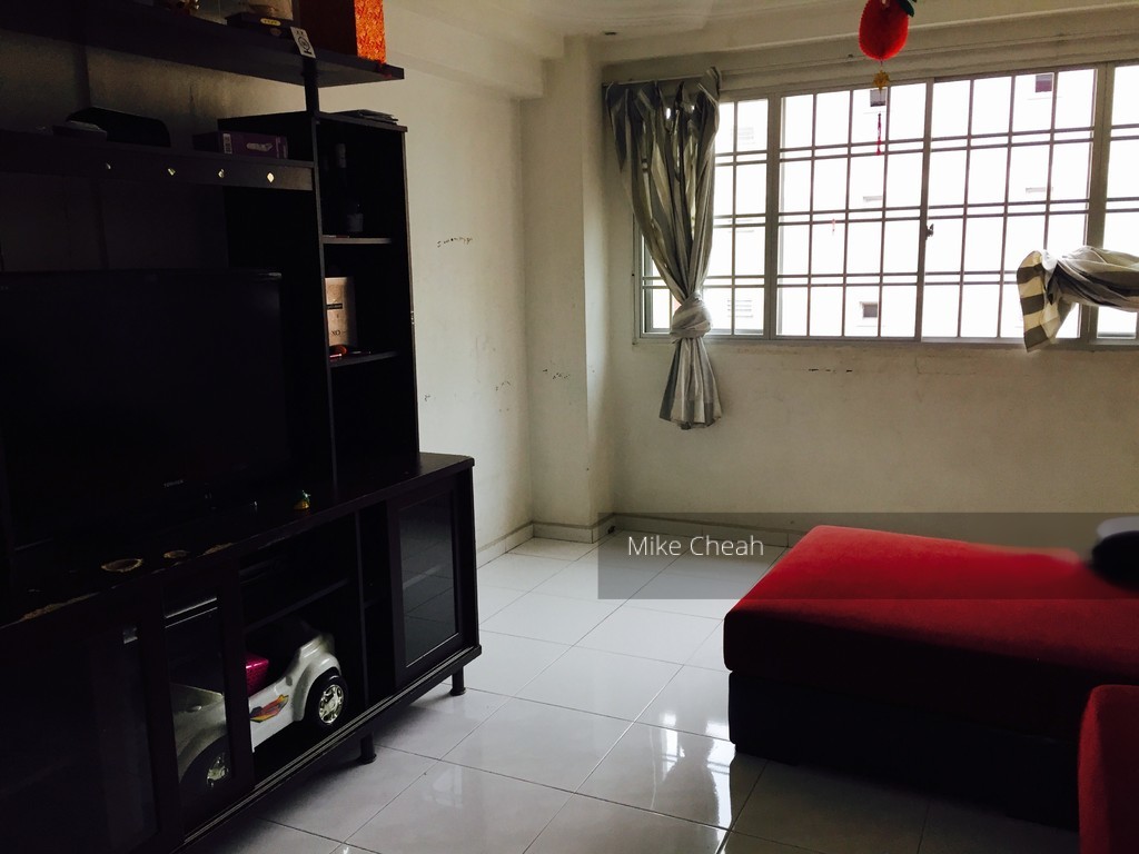 Woodlands Street 83 thumbnail photo